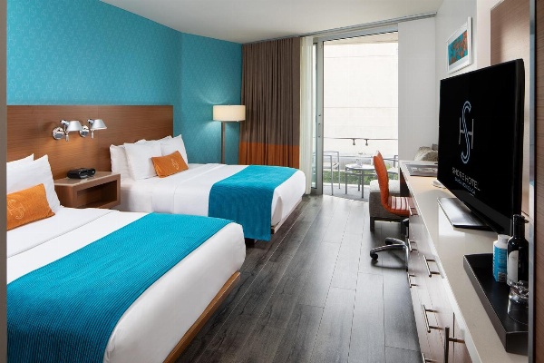 Shore Hotel image 6